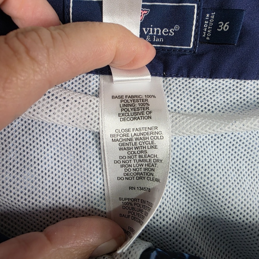 Vineyard Vines Swim Trunks Mens 36 Blue Floral Geometric 1M001112 Portugal - Picture 6 of 6